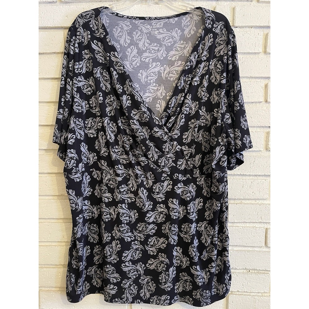 Lane Bryant Women's Black Faux Wrap V-Neck Short Sleeve Blouse Size 26/28